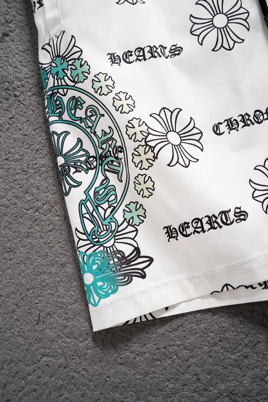 🅿️130 #V2434 [Replenishment all year round] 𝐂𝐡𝐫𝐨𝐦𝐞 𝐡𝐞𝐚𝐫𝐭𝐬 Croix heart new summer beach pants LV classic printed quick-drying three-quarter pants, same style for men and women, the fabric is made of polyester fiber for customers, stain-resistant and wrinkle-resistant, the most suitable material for summer outings It is guaranteed to be cool and comfortable enough at the same time. It is super stylish when you wear it casually. You can clearly see the texture and other things by looking at the photos. It is not an ordinary market material that can seduce a person who wants to go on vacation in minutes. Pockets on both sides. Drawstring at the waist. Very practical design, with impeccable workmanship, details and fit. Can be worn as casual pants or beach pants. A must-have for beach vacations, home leisure, gym equipment, morning running and night running. Practicality takes into account functionality. Color: Black White Size: M-XXXL